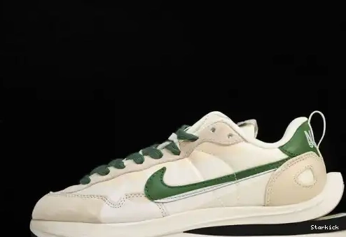 Nike White Green sacai Vaporwaffle DD1875-102 0521